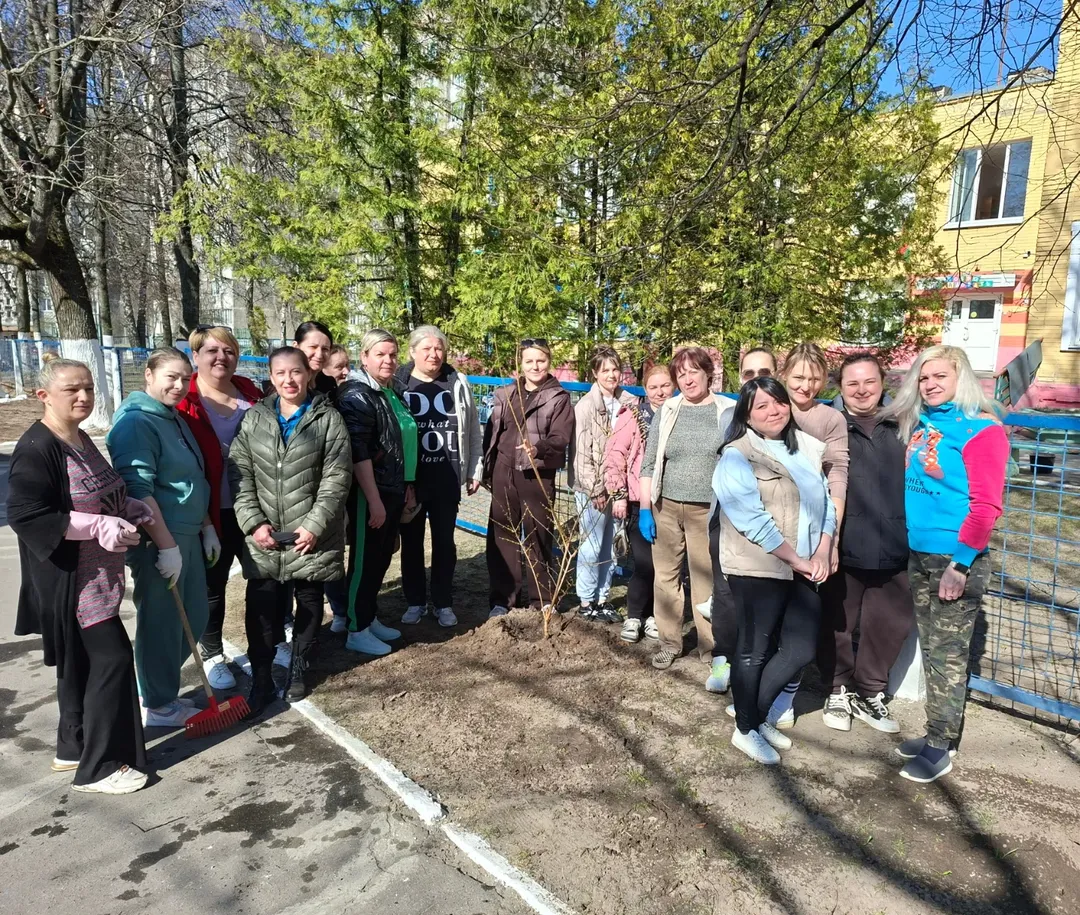 «Вместе за чистый город!» – работники детского сада приняли участие в областном субботнике